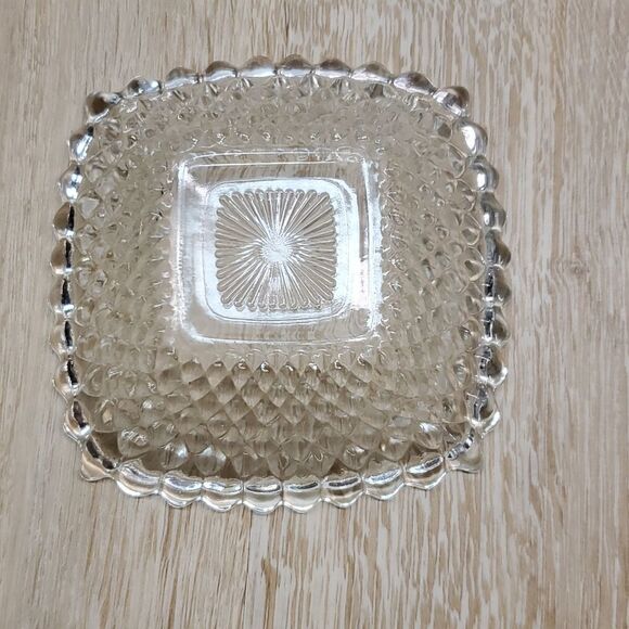 Small clear glass square  dish - Picture 2 of 5